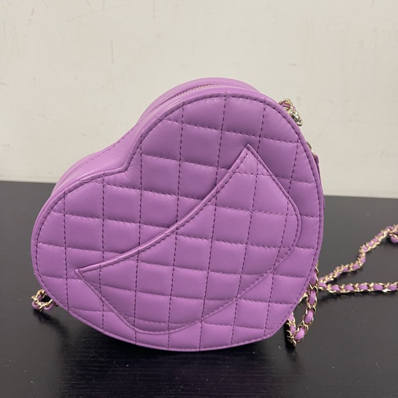 Chanel purple heart bag - Picture 6 of 8
